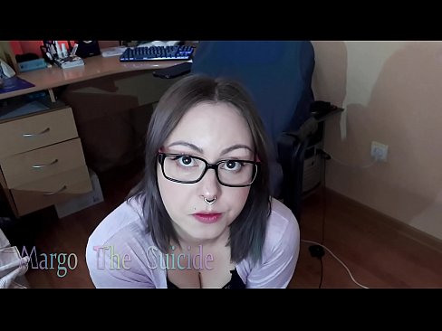❤️ Sexy holka s brýlemi kouří dildo hluboko na kameru ❌ Sex video u nás ❌