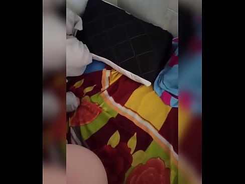 ❤️ Moje spolubydlící zůstává doma sama, protože její manžel jede na dovolenou a já využívám příležitosti, abych ji ošukal a naplnil jí prdelku mlékem. ❌ Sex video u nás ❌